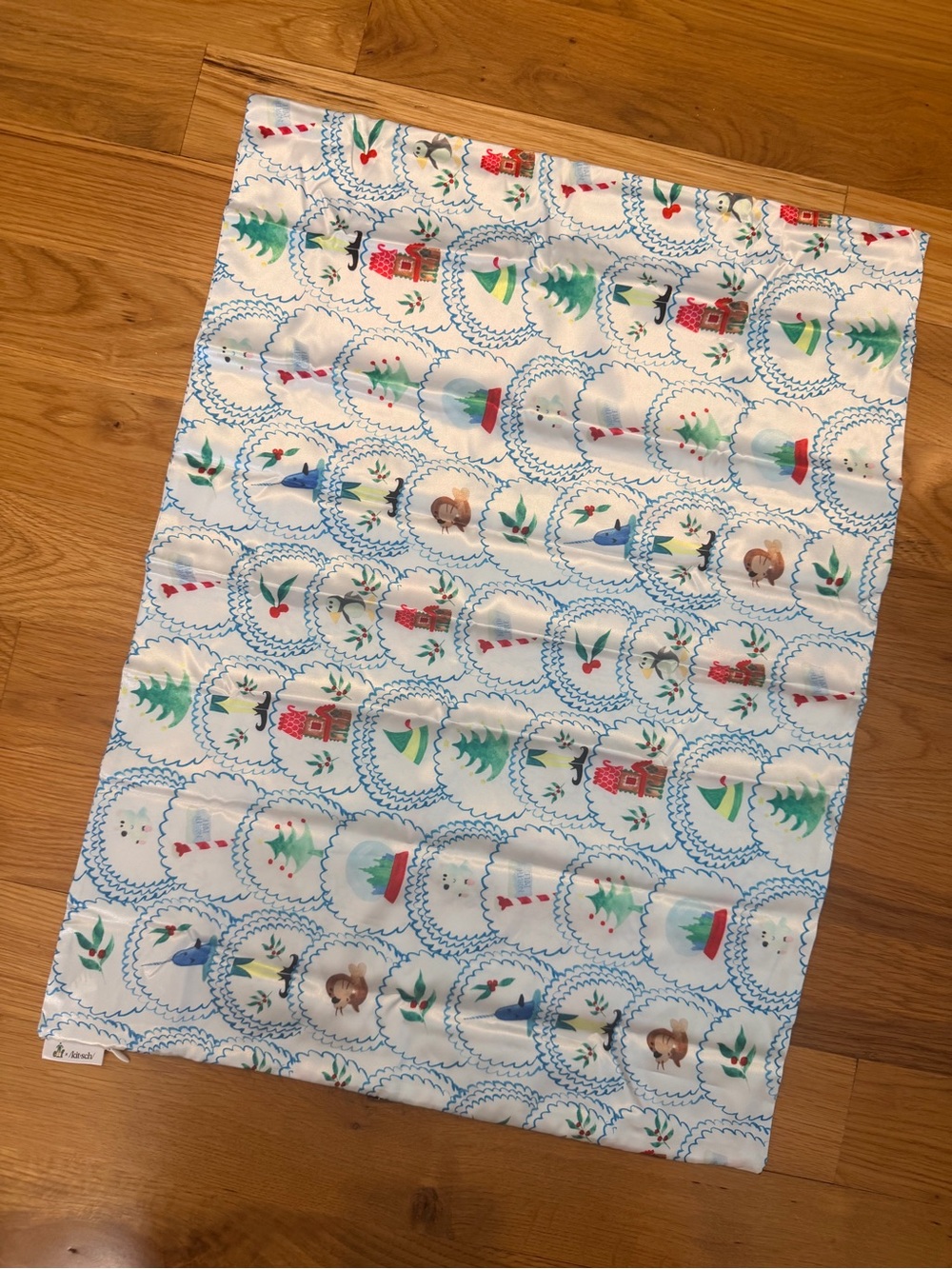 Kitsch Elf Satin Pillowcase with zipper for skin & hair | Standard size NWT